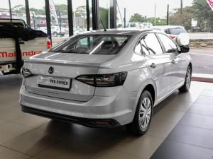Volkswagen Polo sedan 1.6 manual - Image 3