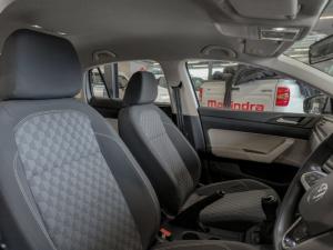 Volkswagen Polo sedan 1.6 manual - Image 7