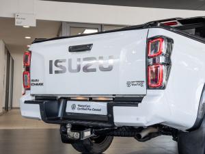 Isuzu D-Max 3.0TD double cab V-Cross - Image 11