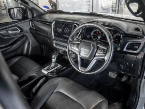 Isuzu D-Max 3.0TD double cab V-Cross - Image 18
