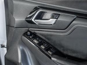 Isuzu D-Max 3.0TD double cab V-Cross - Image 25
