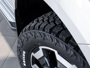 Nissan Navara 2.5DDTi double cab LE Plus 4x4 - Image 6