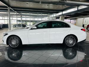 Mercedes-Benz C-Class C220d Avantgarde - Image 14