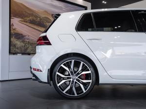 Volkswagen Golf GTI - Image 14