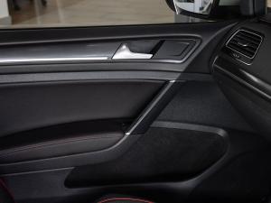 Volkswagen Golf GTI - Image 21