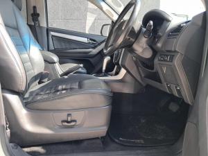 Isuzu mu-X 3.0 - Image 8
