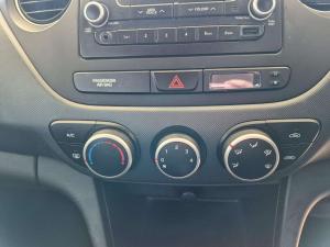 Hyundai Grand i10 1.0 Motion automatic - Image 17
