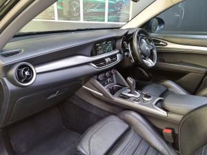 Alfa Romeo Stelvio 2.0T Veloce Q4 - Image 12