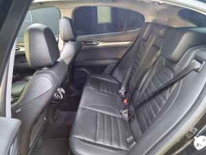 Alfa Romeo Stelvio 2.0T Veloce Q4 - Image 14