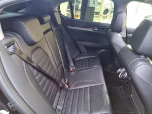 Alfa Romeo Stelvio 2.0T Veloce Q4 - Image 15