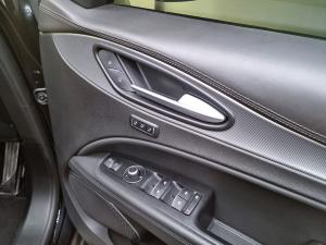Alfa Romeo Stelvio 2.0T Veloce Q4 - Image 17