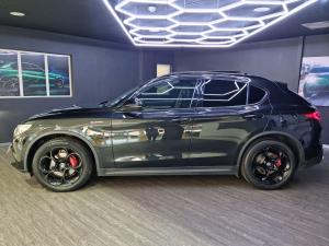 Alfa Romeo Stelvio 2.0T Veloce Q4 - Image 4