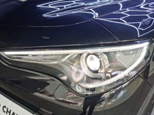 Alfa Romeo Stelvio 2.0T Veloce Q4 - Image 5