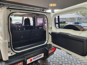 Suzuki Jimny 1.5 GLX AllGrip 3-door manual - Image 19