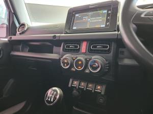 Suzuki Jimny 1.5 GLX AllGrip 3-door manual - Image 21