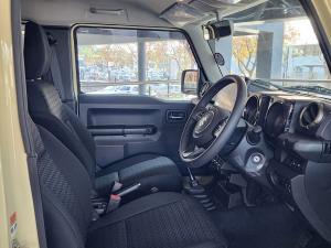 Suzuki Jimny 1.5 GLX AllGrip 5-door manual - Image 15