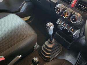 Suzuki Jimny 1.5 GLX AllGrip 5-door manual - Image 20
