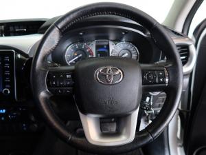 Toyota Hilux 2.8GD-6 double cab Raider auto - Image 8