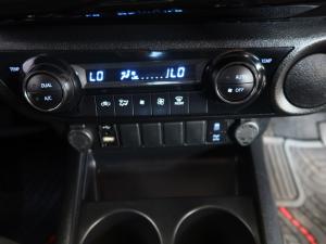 Toyota Hilux 2.8GD-6 double cab Raider auto - Image 16