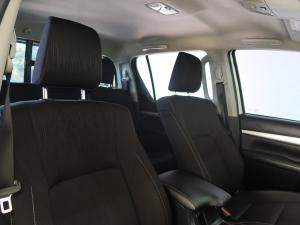 Toyota Hilux 2.8GD-6 double cab Raider auto - Image 17