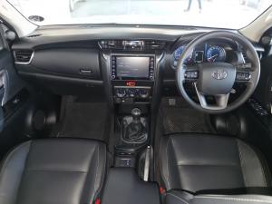 Toyota Fortuner 2.4GD-6 manual - Image 6