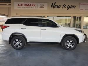 Toyota Fortuner 2.4GD-6 manual - Image 3