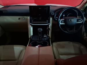 Toyota Land Cruiser 300 3.3D GX-R - Image 6