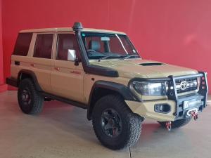 Toyota Land Cruiser 76 4.5D-4D V8 station wagon LX - Image 1