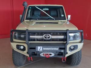 Toyota Land Cruiser 76 4.5D-4D V8 station wagon LX - Image 4