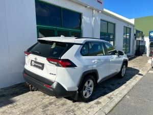 Toyota RAV4 2.0 GX auto - Image 2