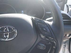 Toyota C-HR 1.2T Luxury - Image 10