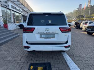 Toyota Land Cruiser 300 3.3D ZX - Image 5