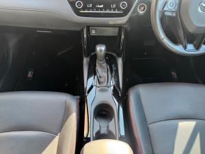 Toyota Corolla Cross 1.8 Hybrid GR-Sport - Image 12