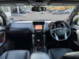Toyota Land Cruiser Prado 4.0 VX - Image 6