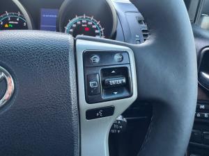 Toyota Land Cruiser Prado 4.0 VX - Image 10