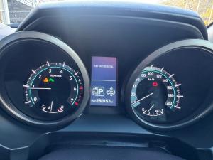 Toyota Land Cruiser Prado 4.0 VX - Image 11