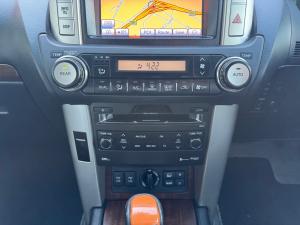Toyota Land Cruiser Prado 4.0 VX - Image 15