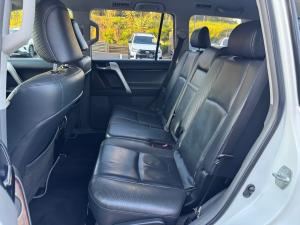 Toyota Land Cruiser Prado 4.0 VX - Image 17
