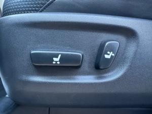 Toyota Land Cruiser Prado 4.0 VX - Image 18