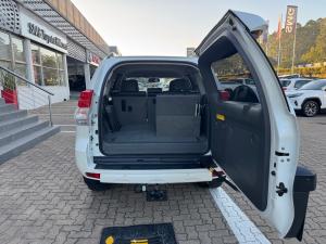 Toyota Land Cruiser Prado 4.0 VX - Image 19