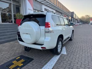 Toyota Land Cruiser Prado 4.0 VX - Image 2