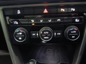 Volkswagen T-ROC 2.0 TSI Design 4MOT DSG - Image 10