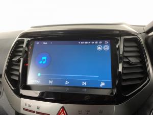 Mahindra XUV300 1.2T - Image 7