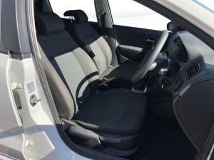 Volkswagen Polo Vivo hatch 1.6 Comfortline auto - Image 13