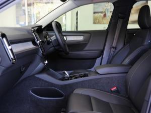 Volvo XC40 B4 Plus Dark - Image 8