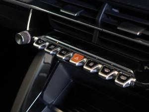 Peugeot 208 1.2 Active - Image 16