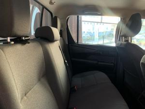 Toyota Hilux 2.8GD-6 double cab SRX 4x4 - Image 7