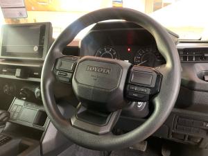 Toyota Hilux 2.8GD-6 double cab SRX 4x4 - Image 8
