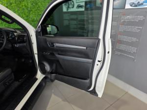 Toyota Hilux 2.8GD-6 Xtra cab Legend manual - Image 19