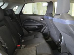 Suzuki Baleno 1.5 GLX auto - Image 11